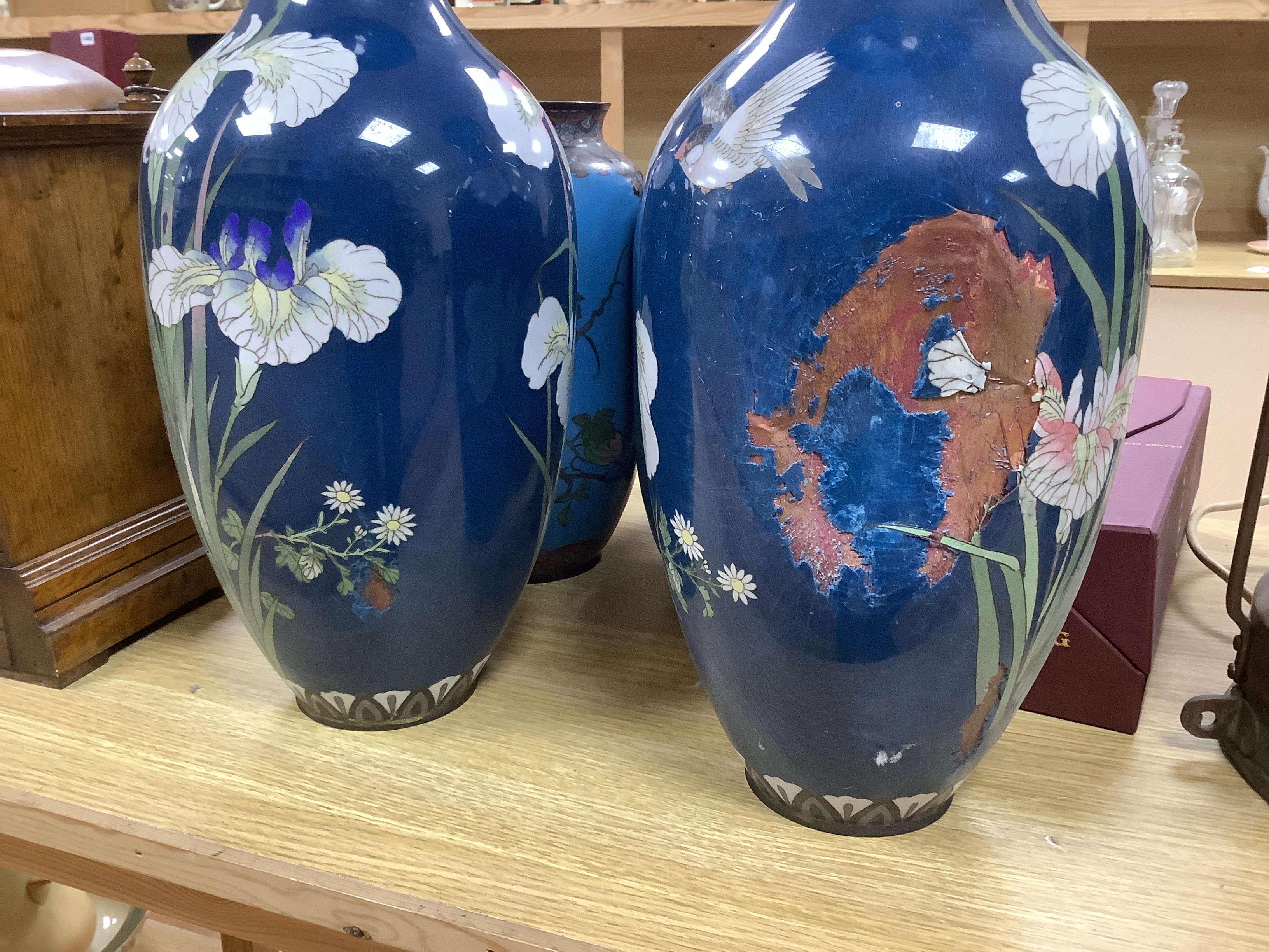 Three pairs of Japanese cloisonné enamel vases, late 19th/early 20th century, largest 43cm high